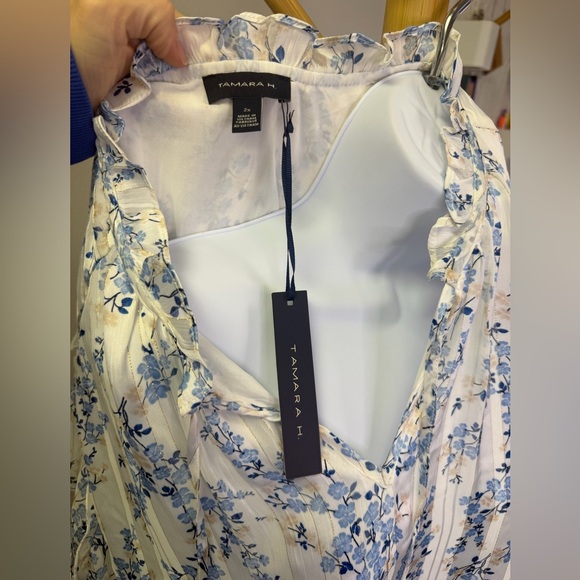NWT Tamara H. Floral Blue and White Women's Top Sz 2X - Picture 5 of 6